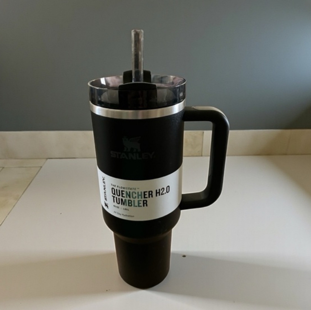 Stanley Advanced 40OZ H2.0 Tumbler w/ Handle Black NIB